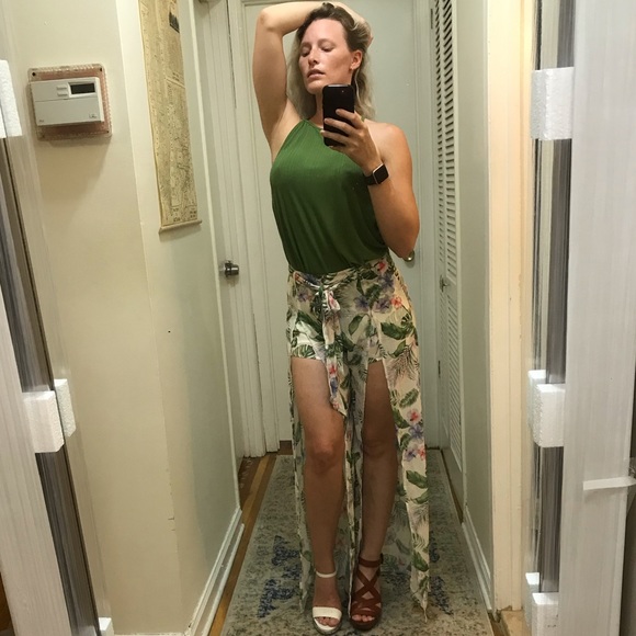 NWT Spring Floral Flowy Shorts/Pant - Picture 6 of 8